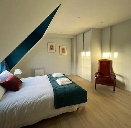 Duplex 50m2 Renove, Hyper-centre, St Sauveur